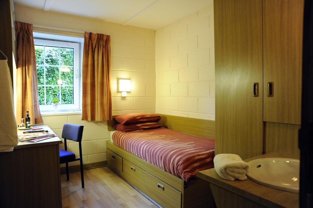 Brookfield Holiday Village *
