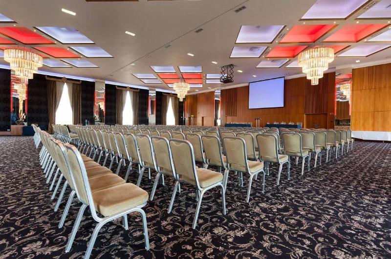Rochestown Park & Leisure Centre Hotel