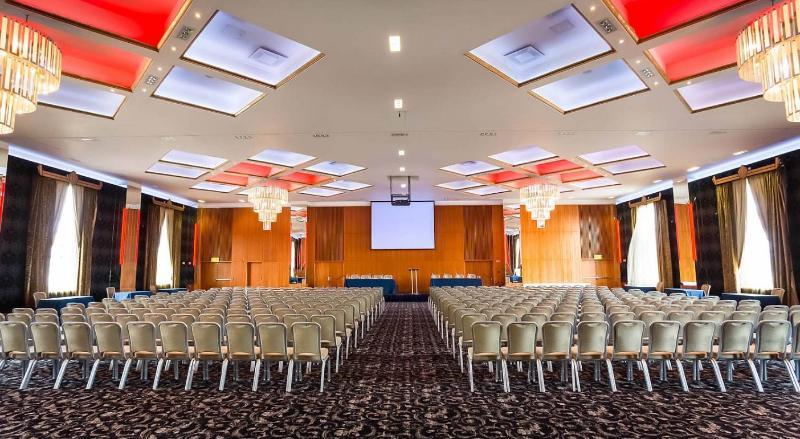 Hotel Rochestown Park & Leisure Centre 4*