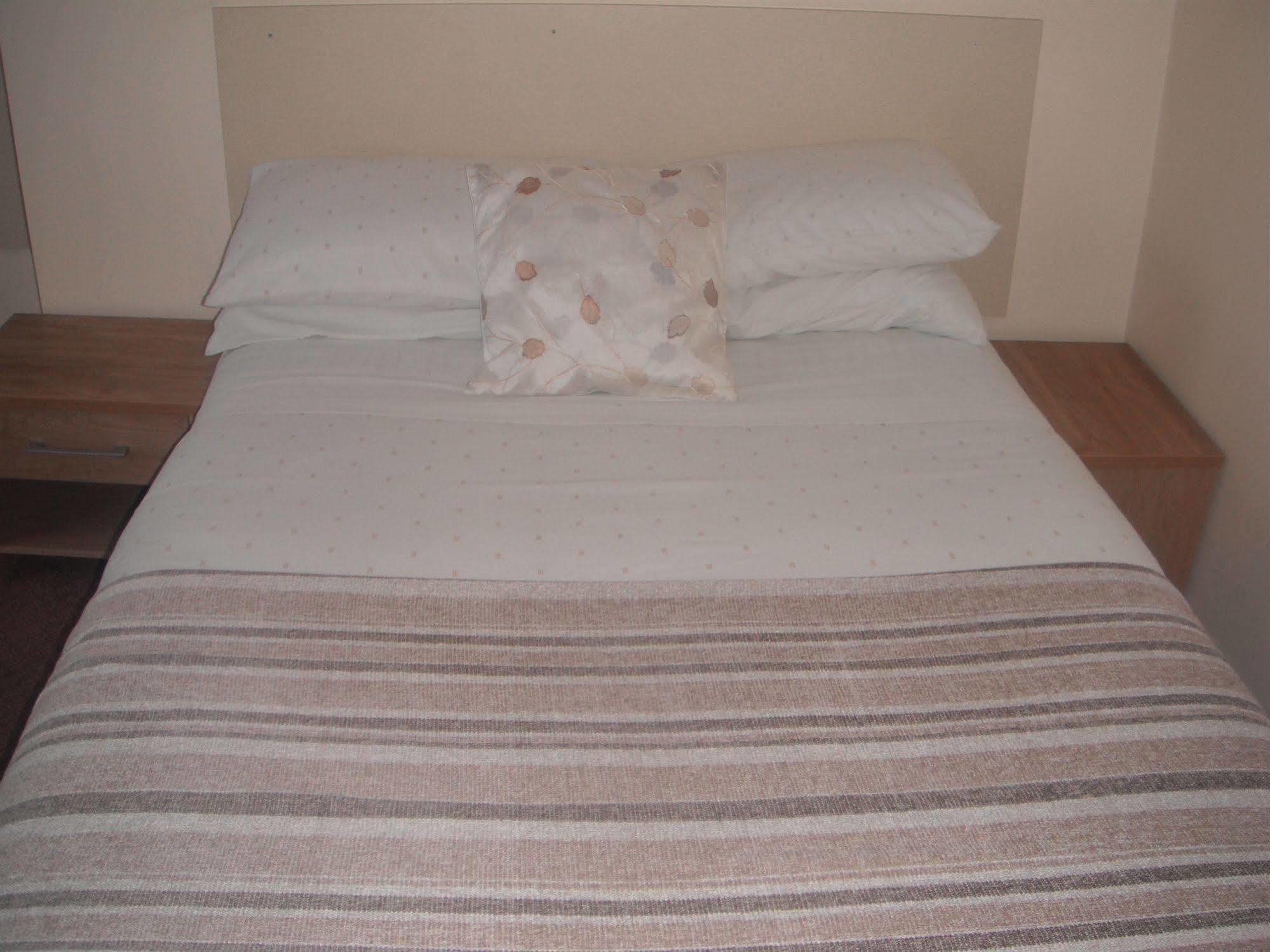 Oaklands Bed & Breakfast *