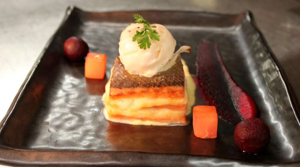 Maryborough & 4* Cork