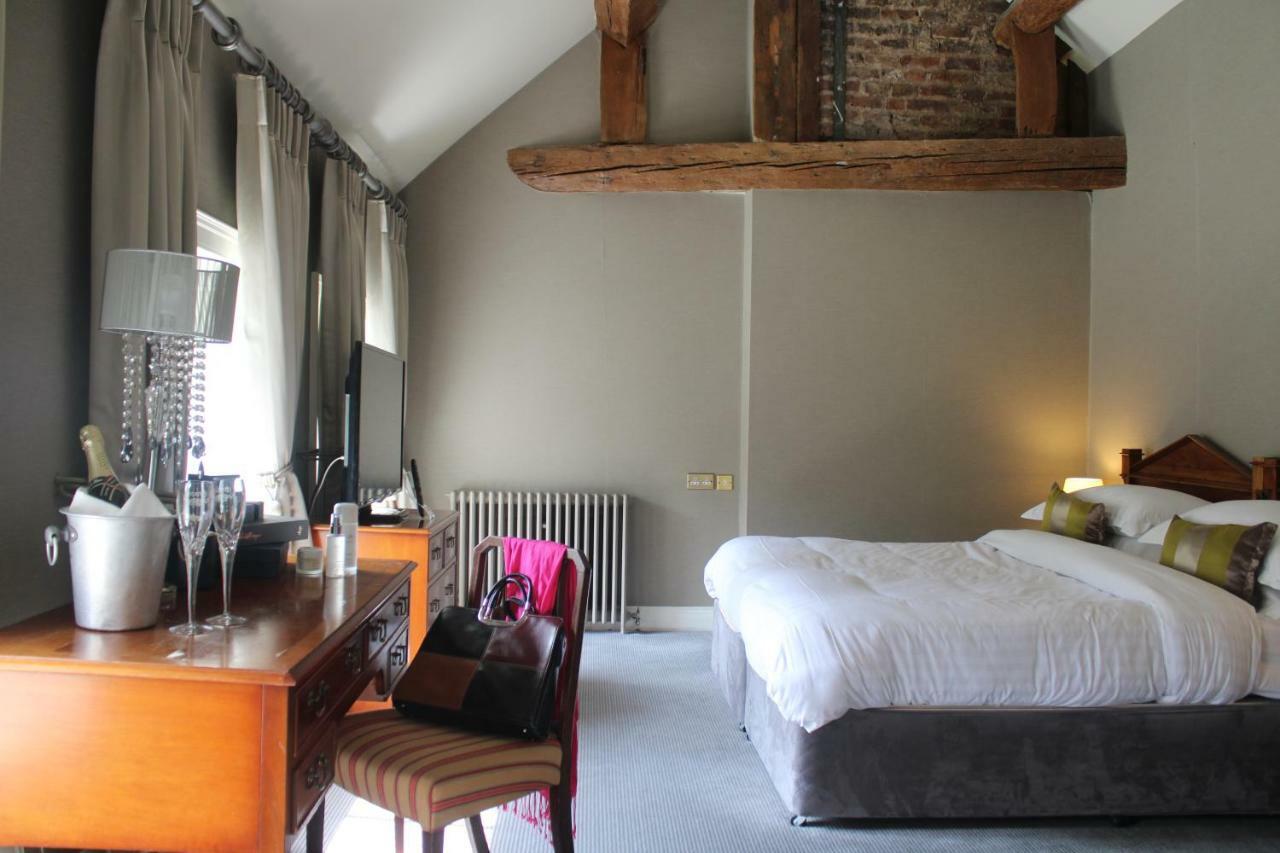 Maryborough & Hotel Cork