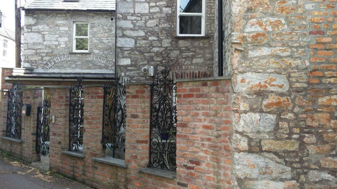 Historic Hideaway In Centre Apartment *