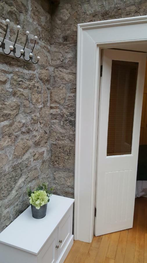 Historic Hideaway In Centre Apartment