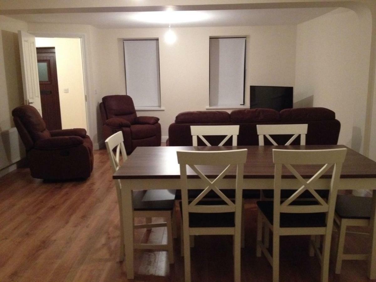 3 Bedroom Newly Furnished * Cork