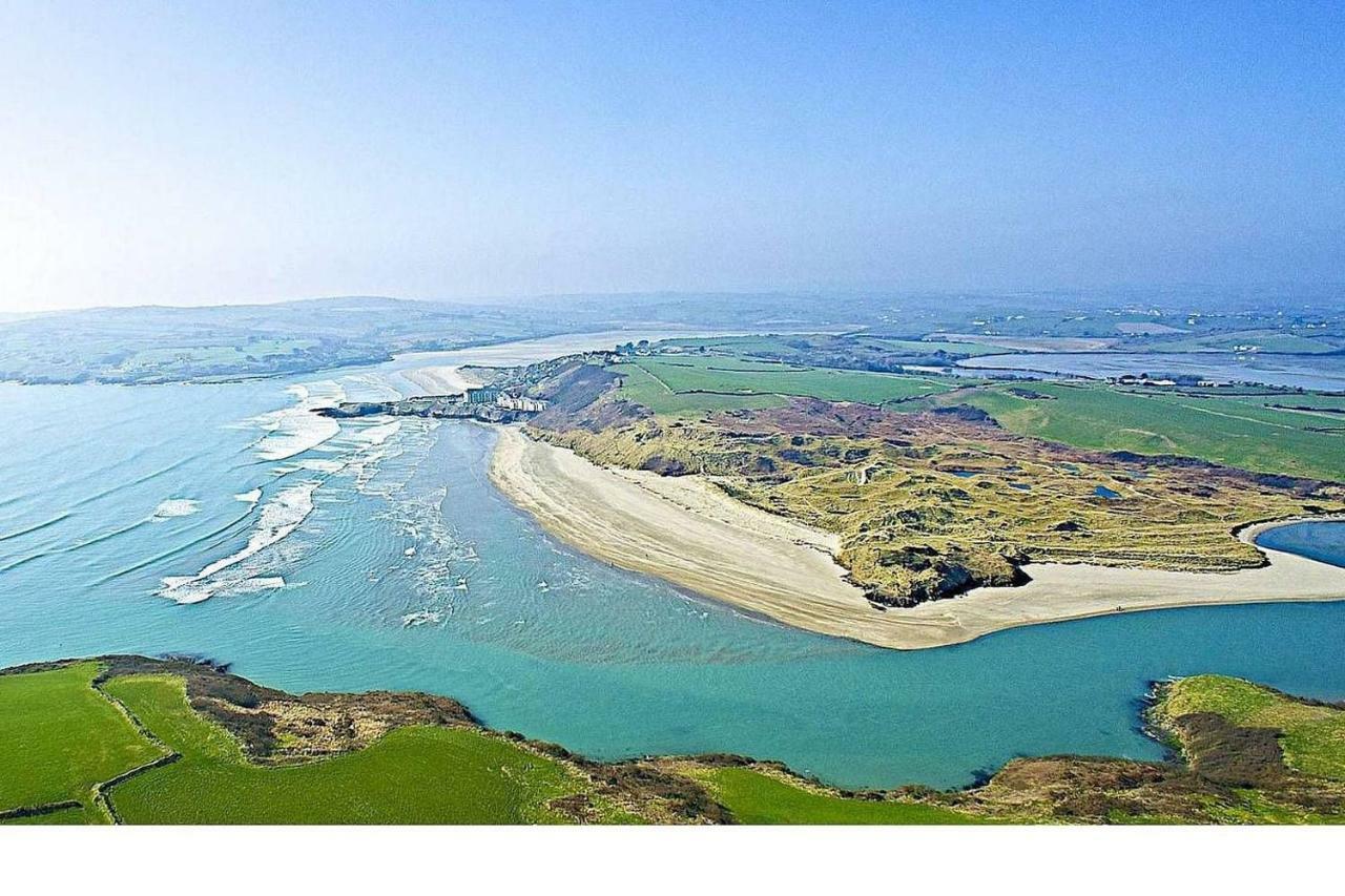 Idyllic Inchydoney Beach - Amazing Sea Views, Path To Beach! Holiday home *