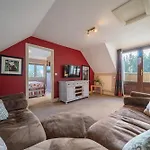 The Bird House - Coastal Lodge In Lovely Forest Setting Nr. Kinsale