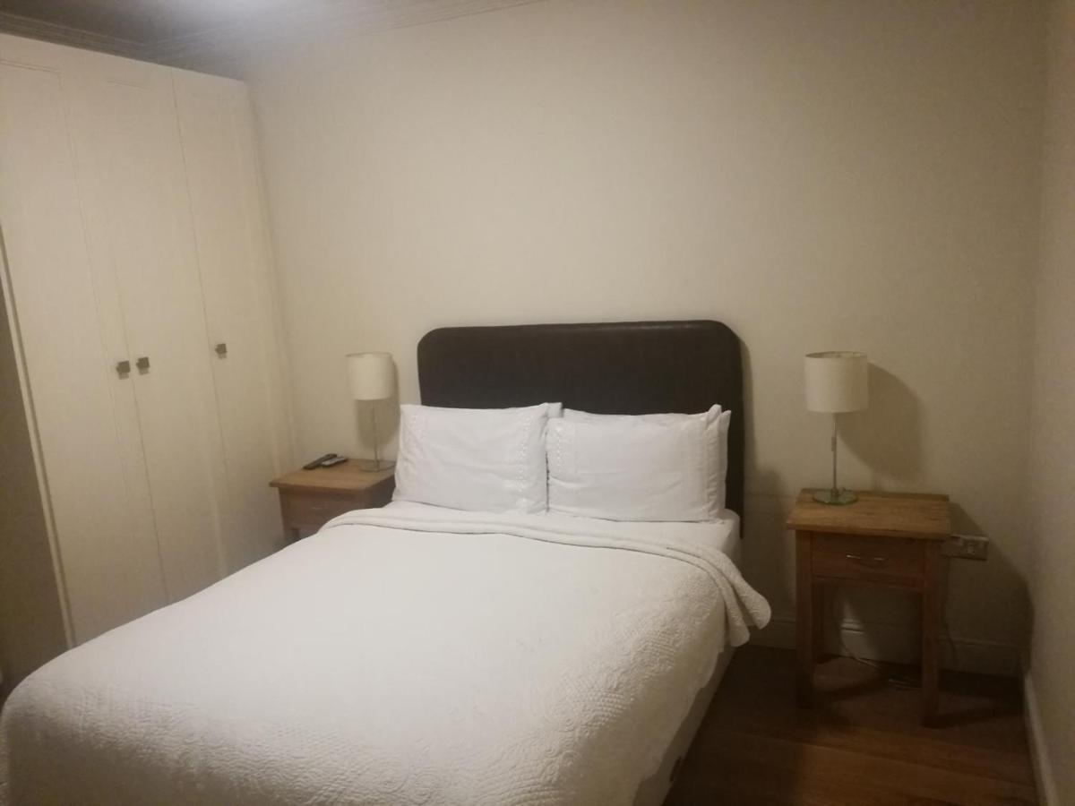 Western Road Guesthouse-