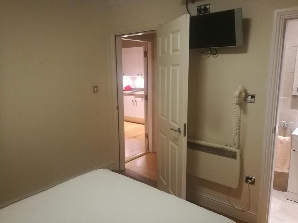 Western Road Guesthouse- Cork