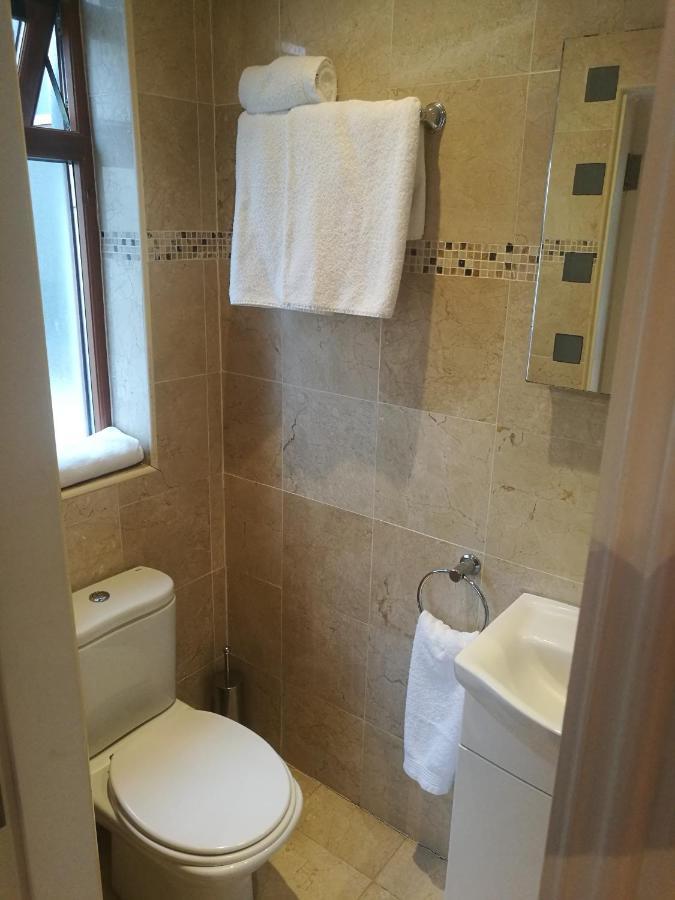 Western Road Guesthouse-