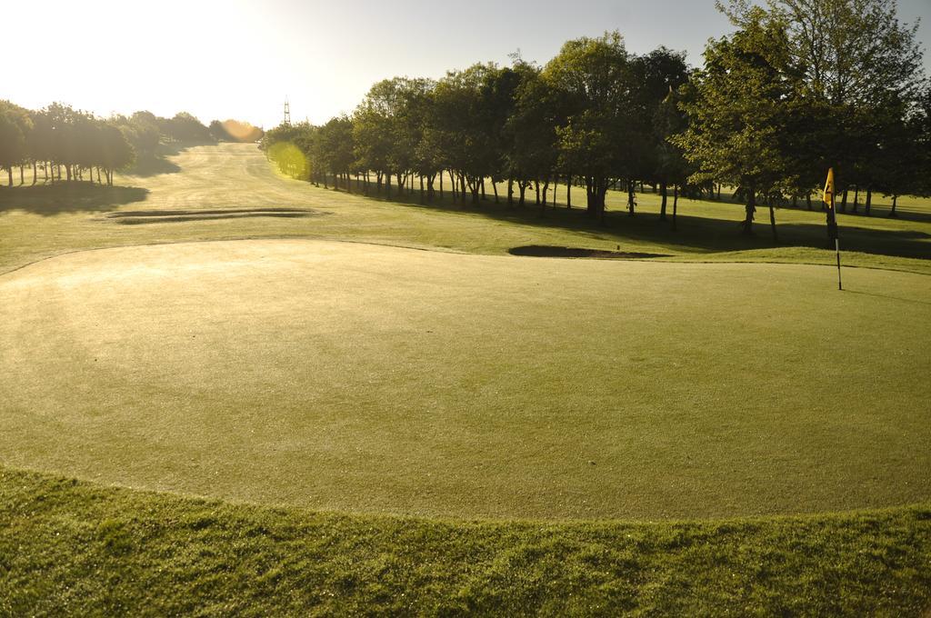 Hotel Fernhill Golf & Country Club 3*