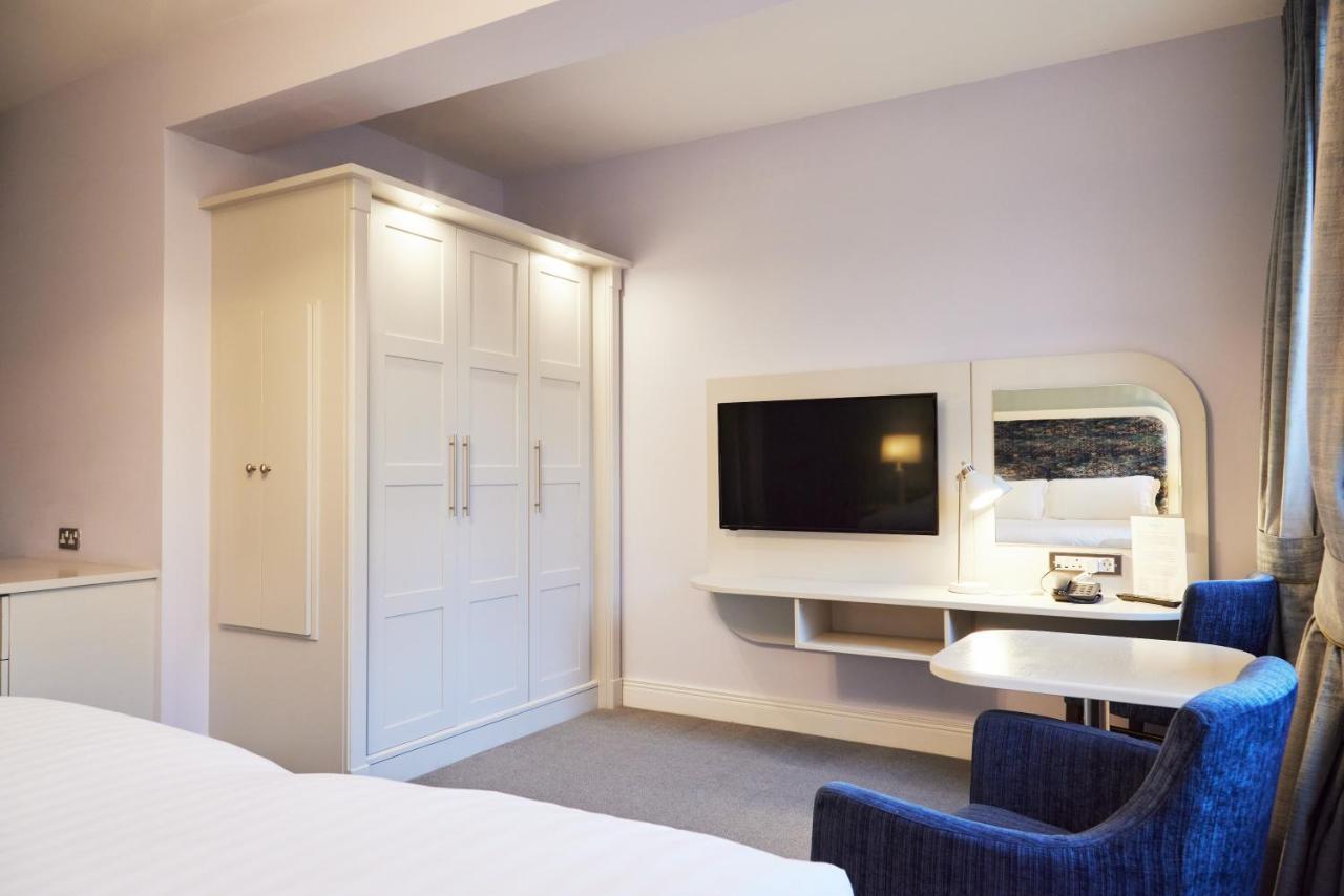 Isaacs Hotel 3*