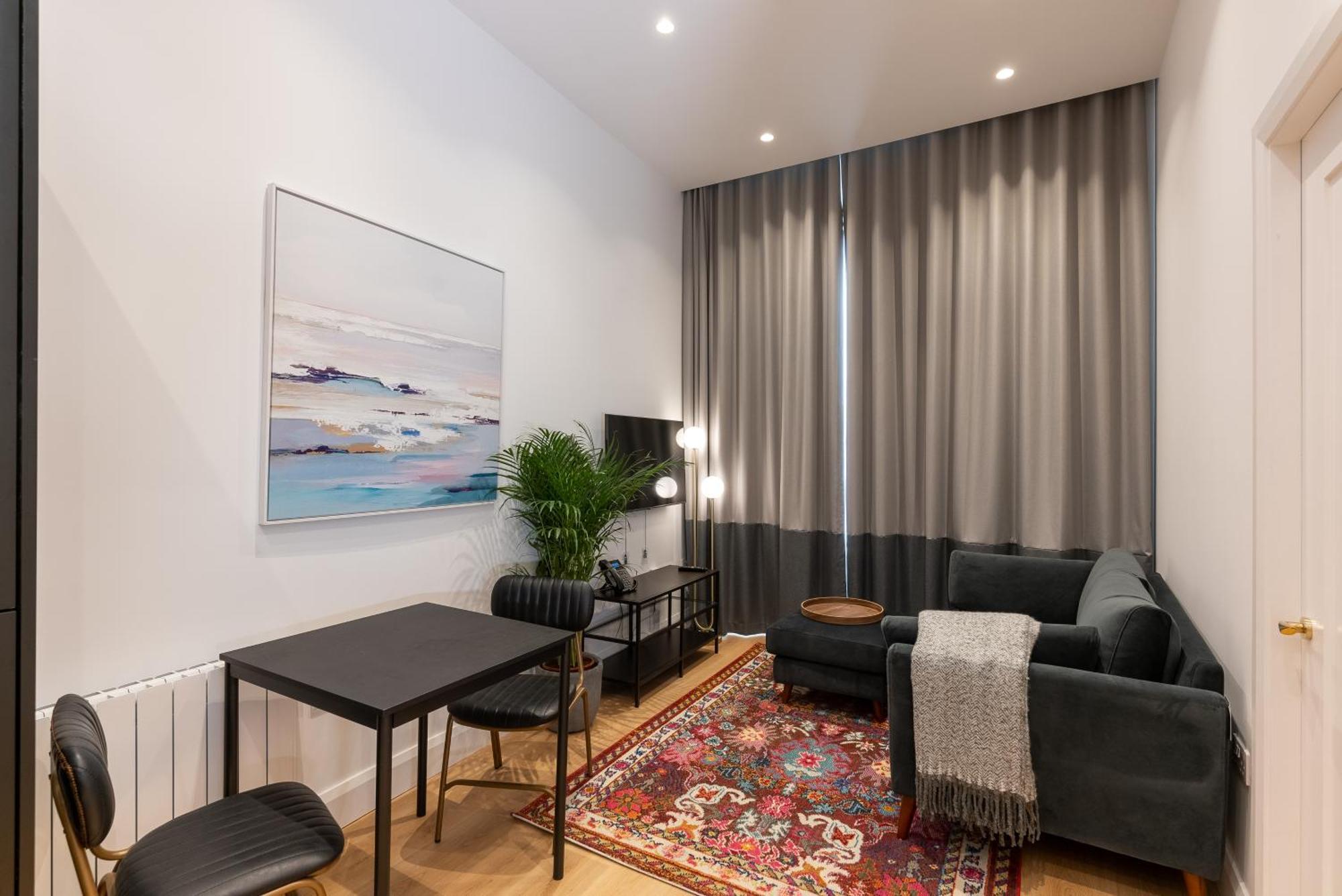 Hotel Isaacs 3*