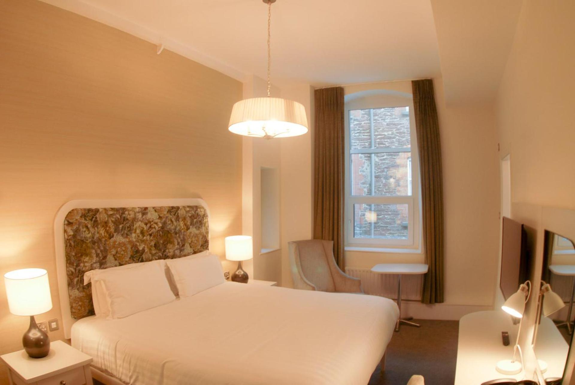 Hotel Isaacs