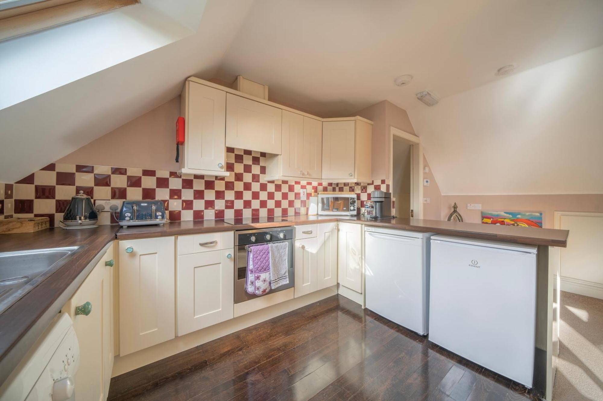 The Bird House - Coastal In Lovely Forest Setting Nr. Kinsale Cork