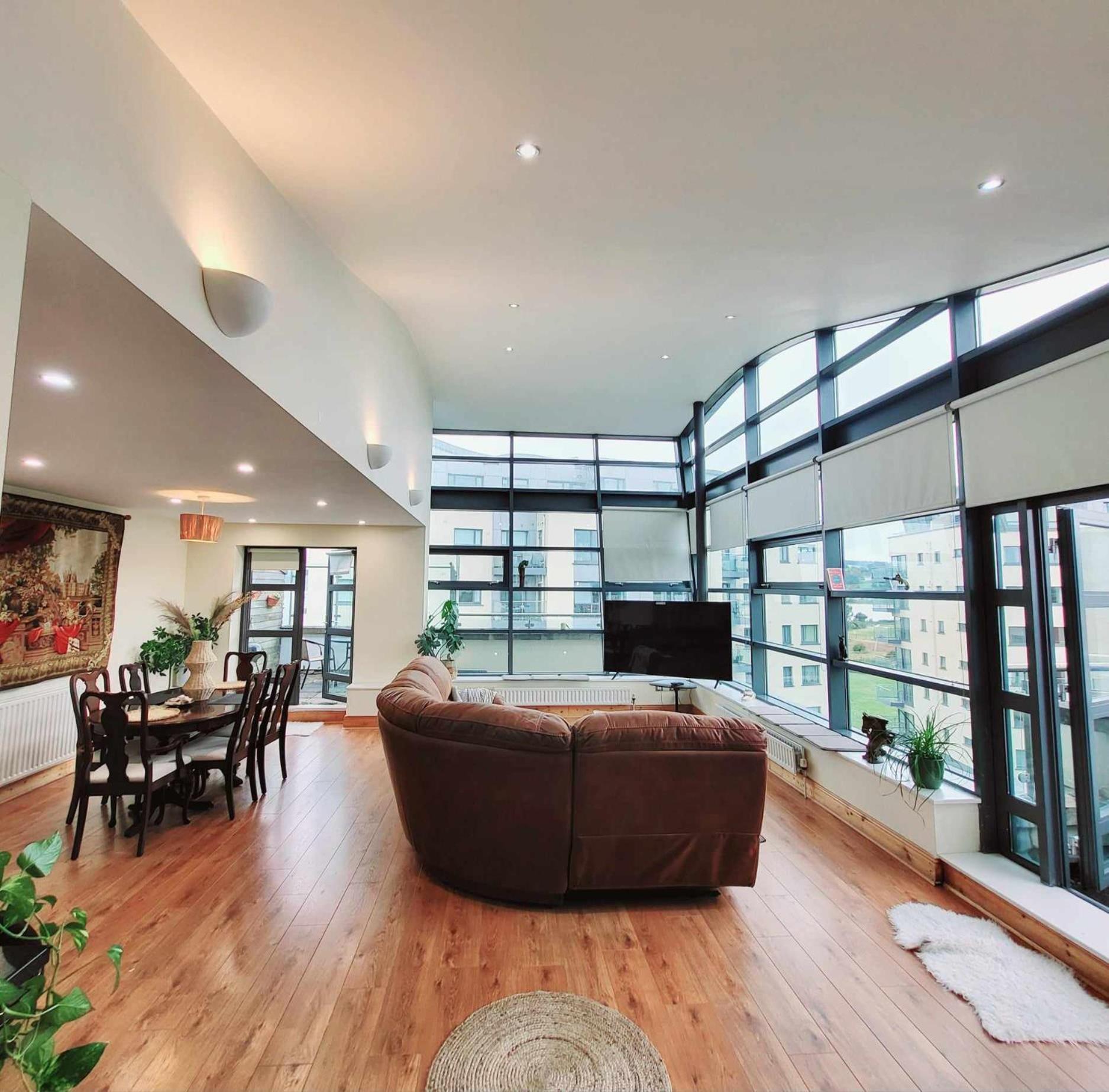 Panoramic Two-bedroom Penthouse *