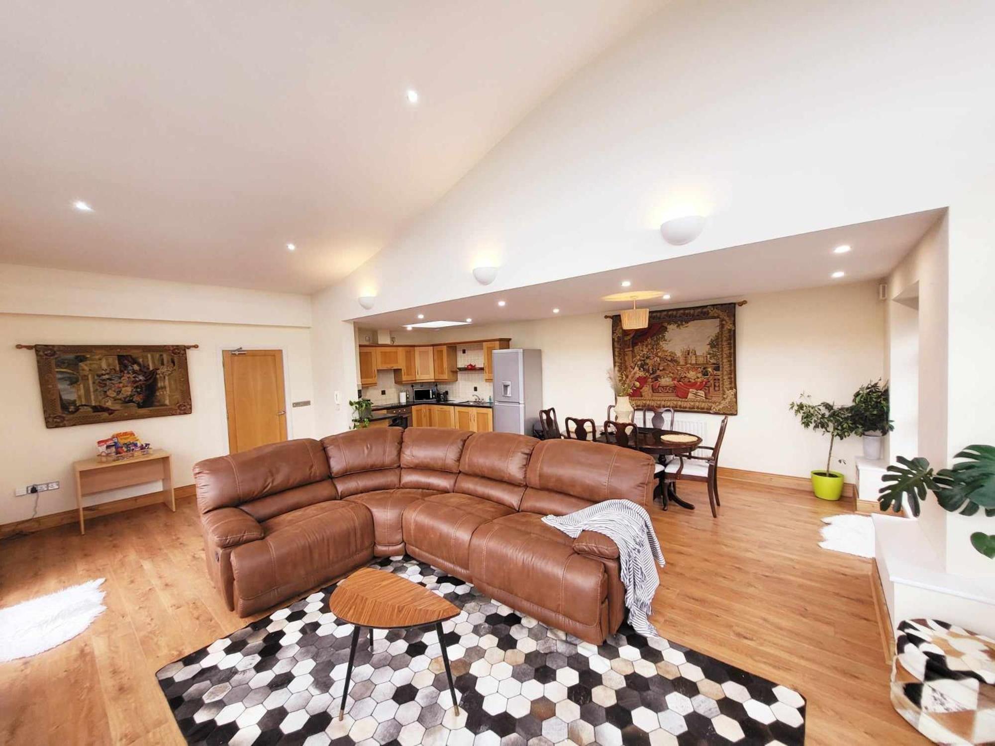 Apartment Panoramic Two-bedroom Penthouse Cork