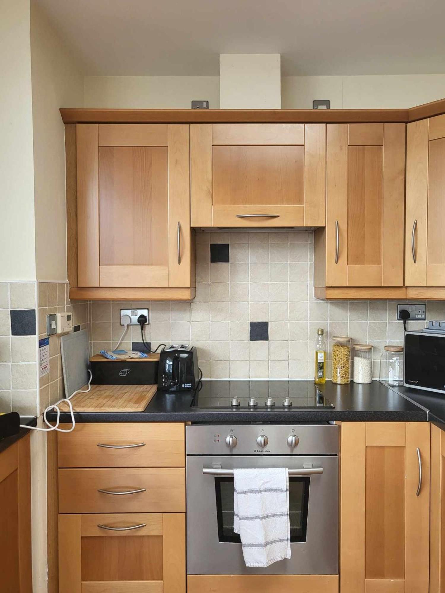 Panoramic Two-bedroom Penthouse Apartment *