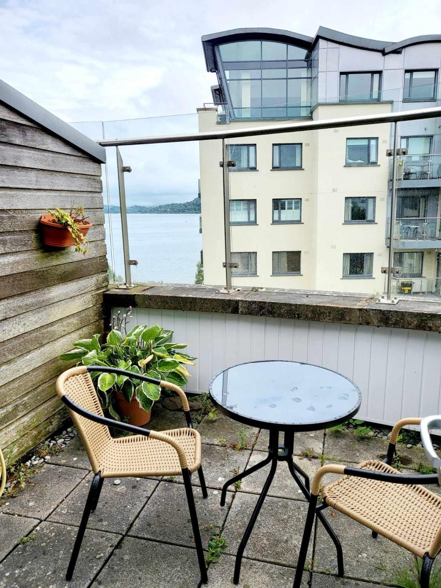 Panoramic Two-bedroom Penthouse Apartment *