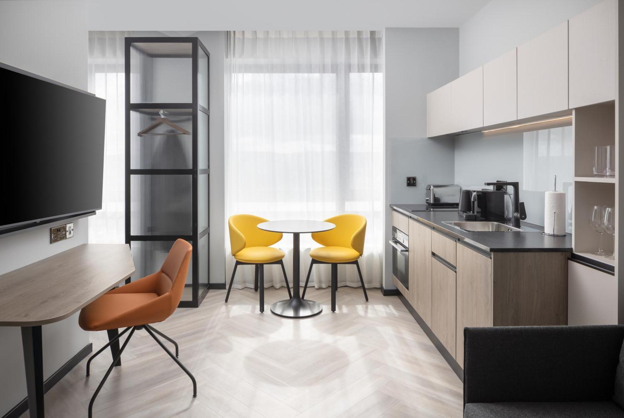 Hotel By Marriott