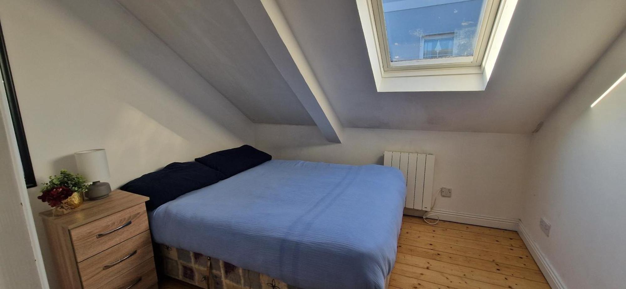 Spacious Riverside 2bd Mid - Above Bar&venue Apartment