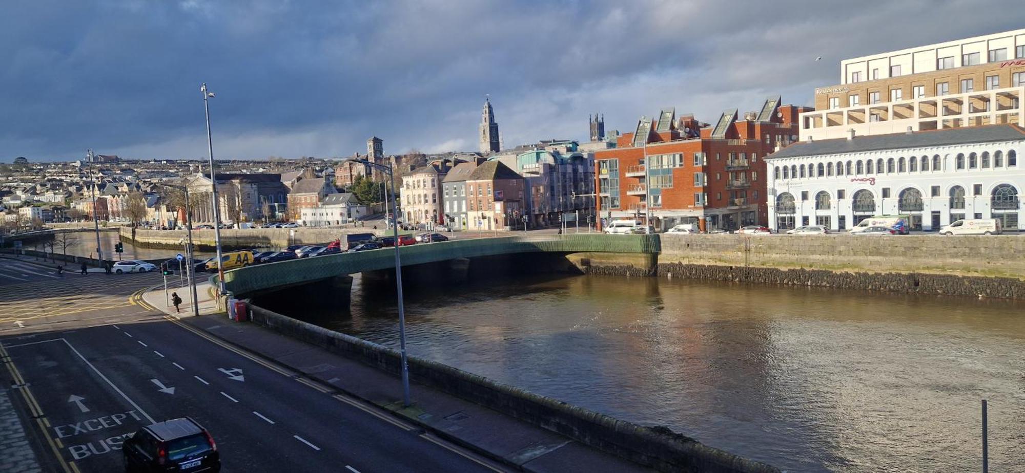 Apartment Spacious Riverside 2bd Mid - Above Bar&venue