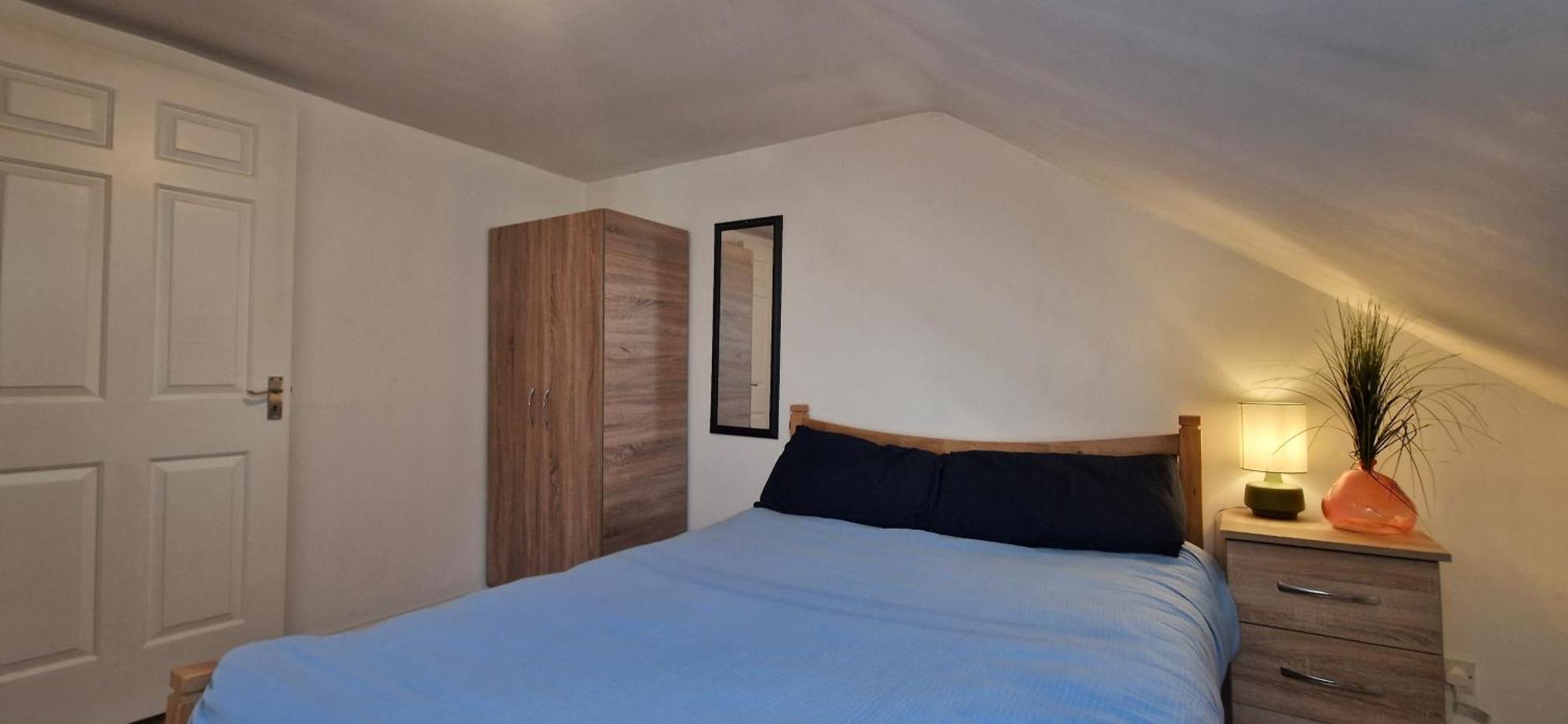 Apartment Spacious Riverside 2bd Mid - Above Bar&venue *