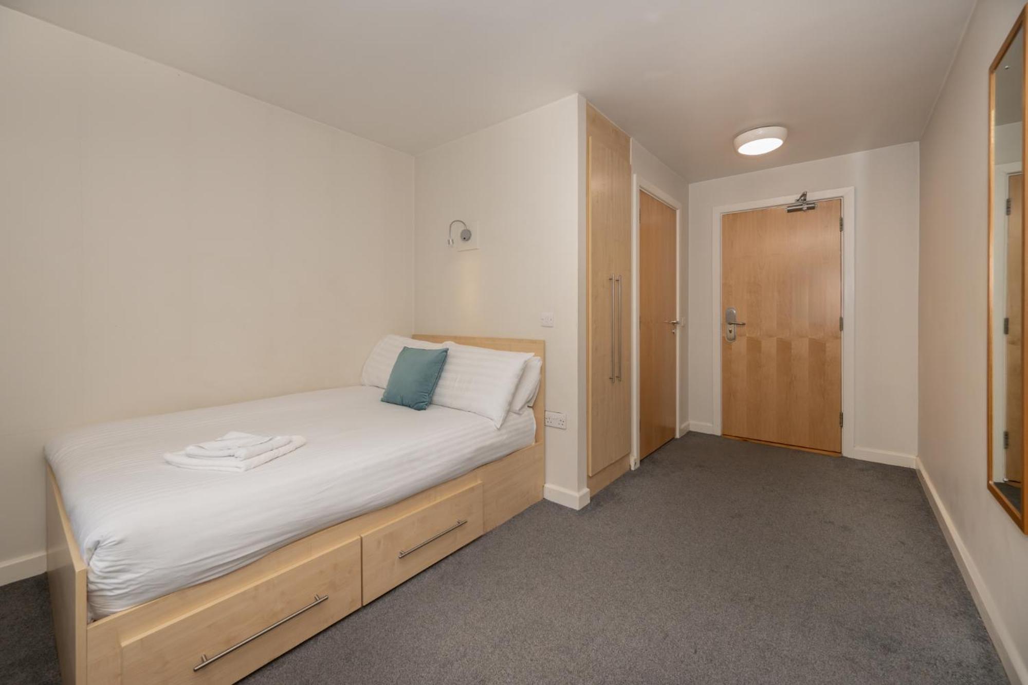 Hall - Ucc Summer Beds