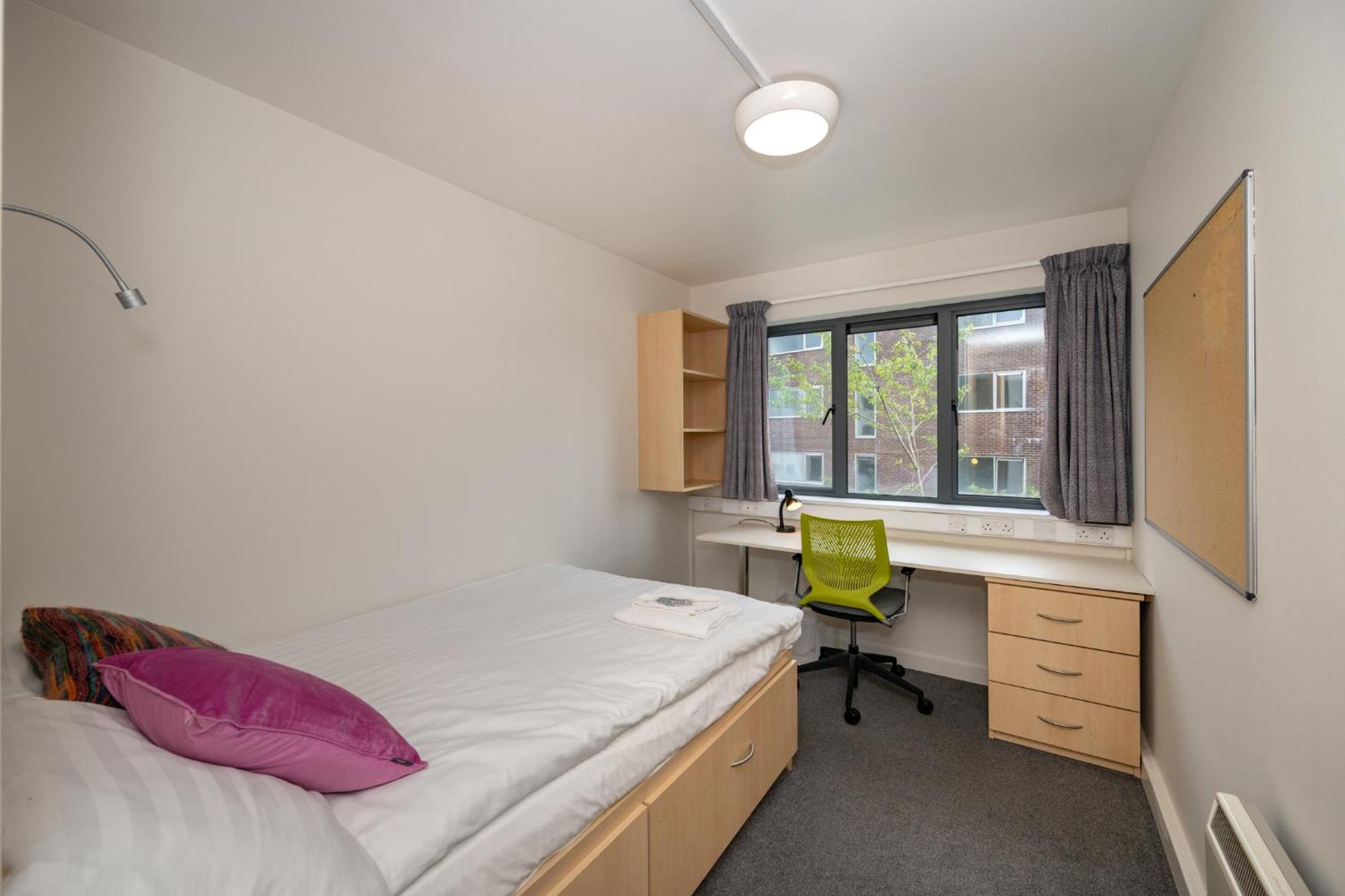 Hall - Ucc Summer Beds * Cork