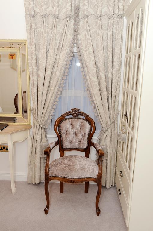 The Blarney Stone 4*