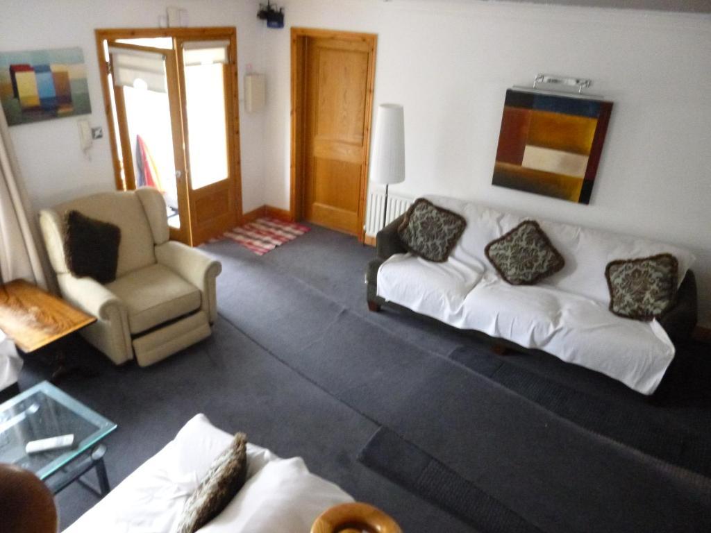 Acton Lodge Guesthouse