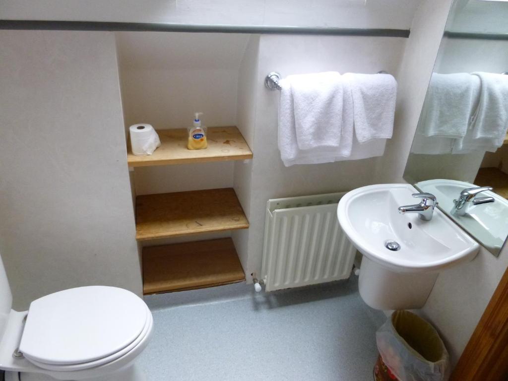 Acton Lodge Guesthouse Bed & Breakfast 3*