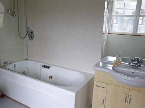 Acton Lodge Guesthouse Bed & Breakfast Cork