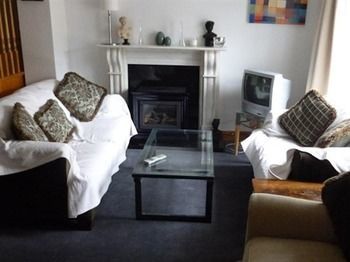 Acton Lodge Guesthouse Bed & Breakfast