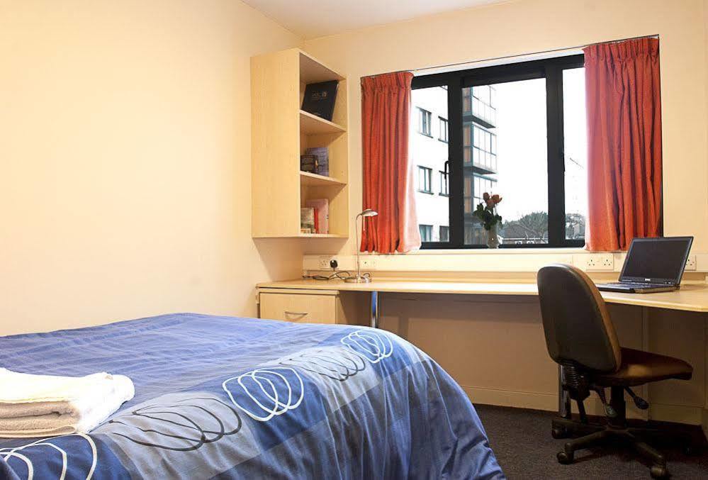 Hall Hotel
